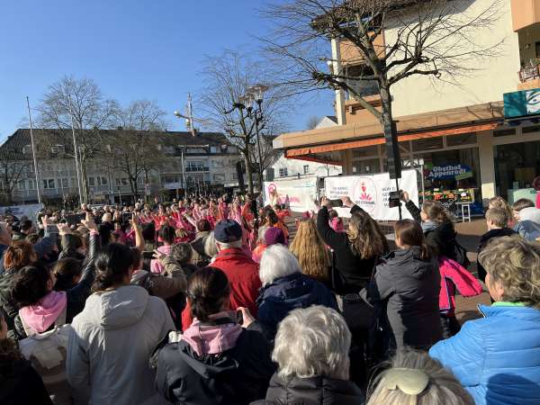 Erfolgreicher Start für "One Billion Rising" in Leichlingen: Ein Zeichen gegen Gewalt an Frauen - 11